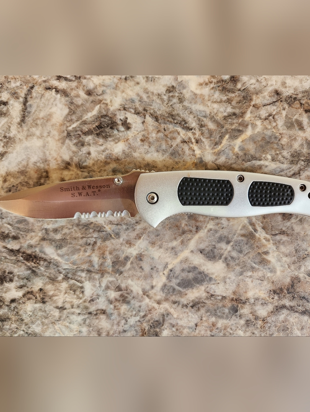 Smith & Wesson S.W.A.T. Silver and Black Folding Knife